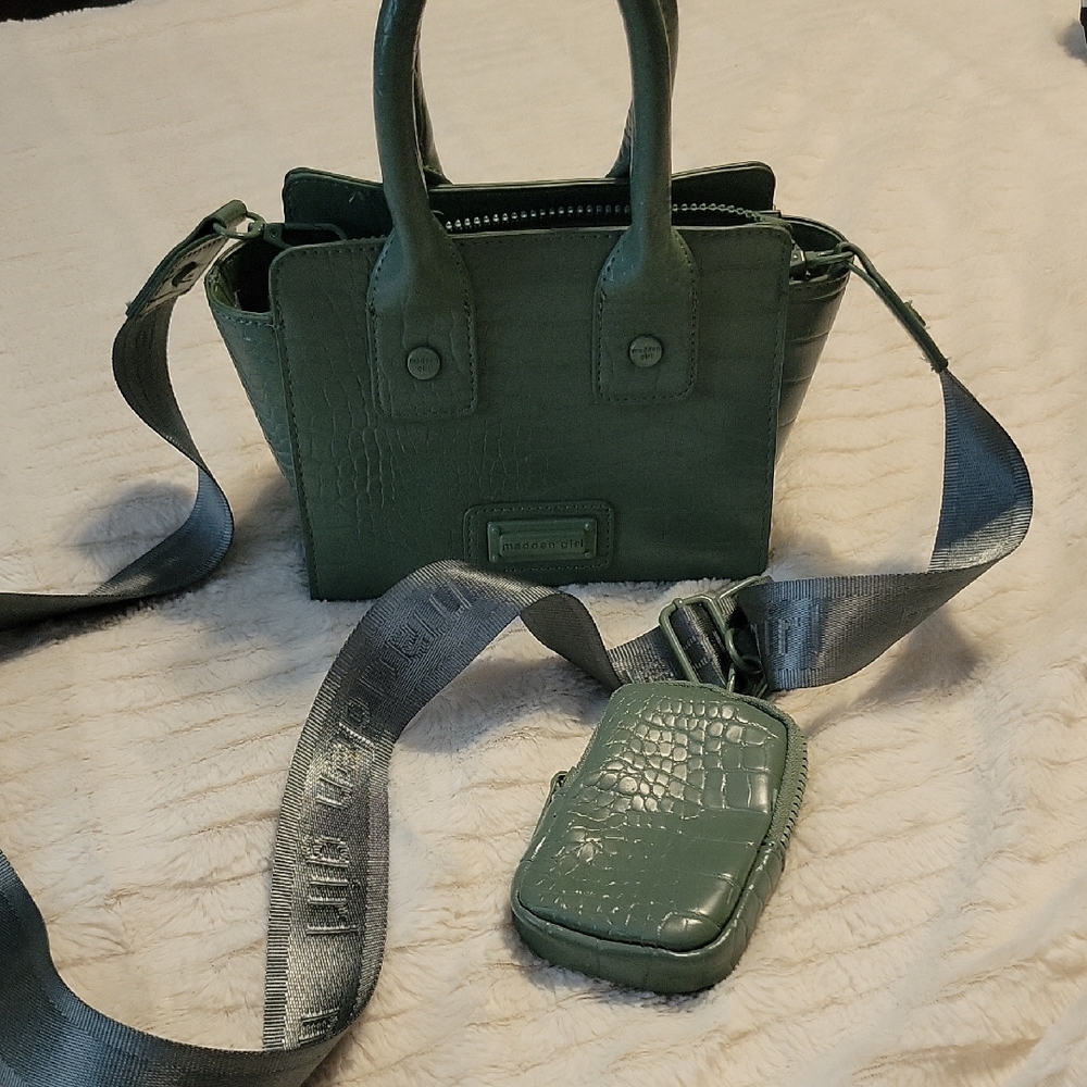 NWOT Madden Girl Green Cross Body Mini Tote in Faux Crocodile - Picture 3 of 11